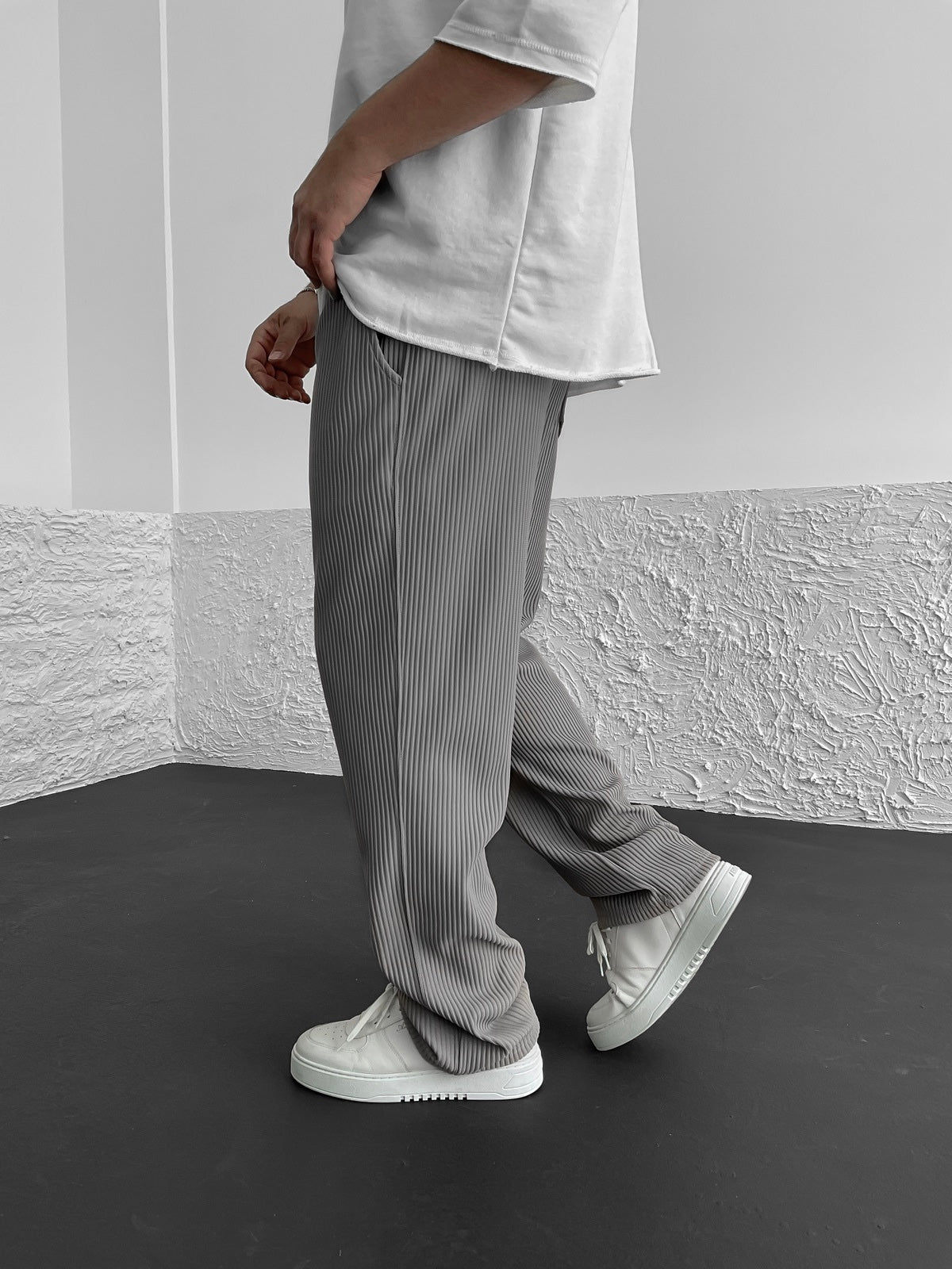 PANTALON À JAMBE TUBE CÔTELÉE