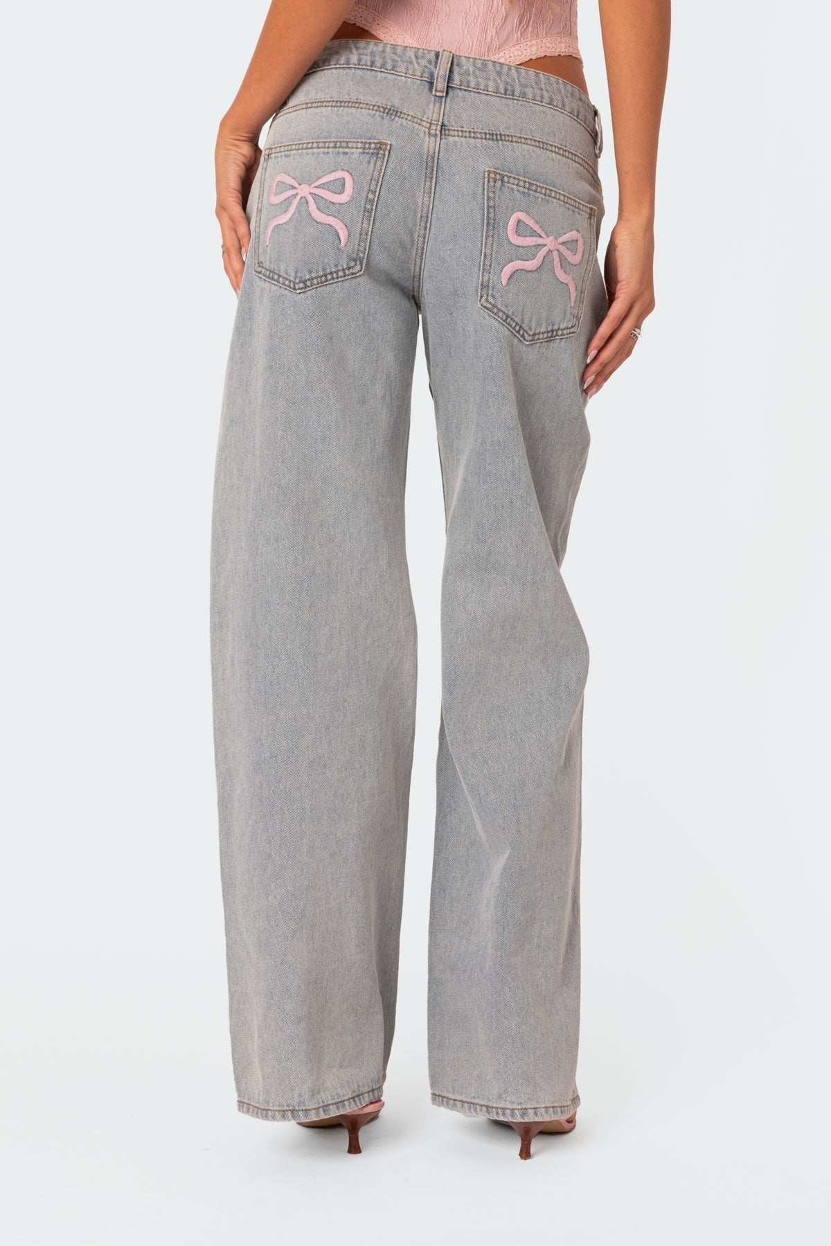 JEANS À NŒUD PAPILLON VIRAL