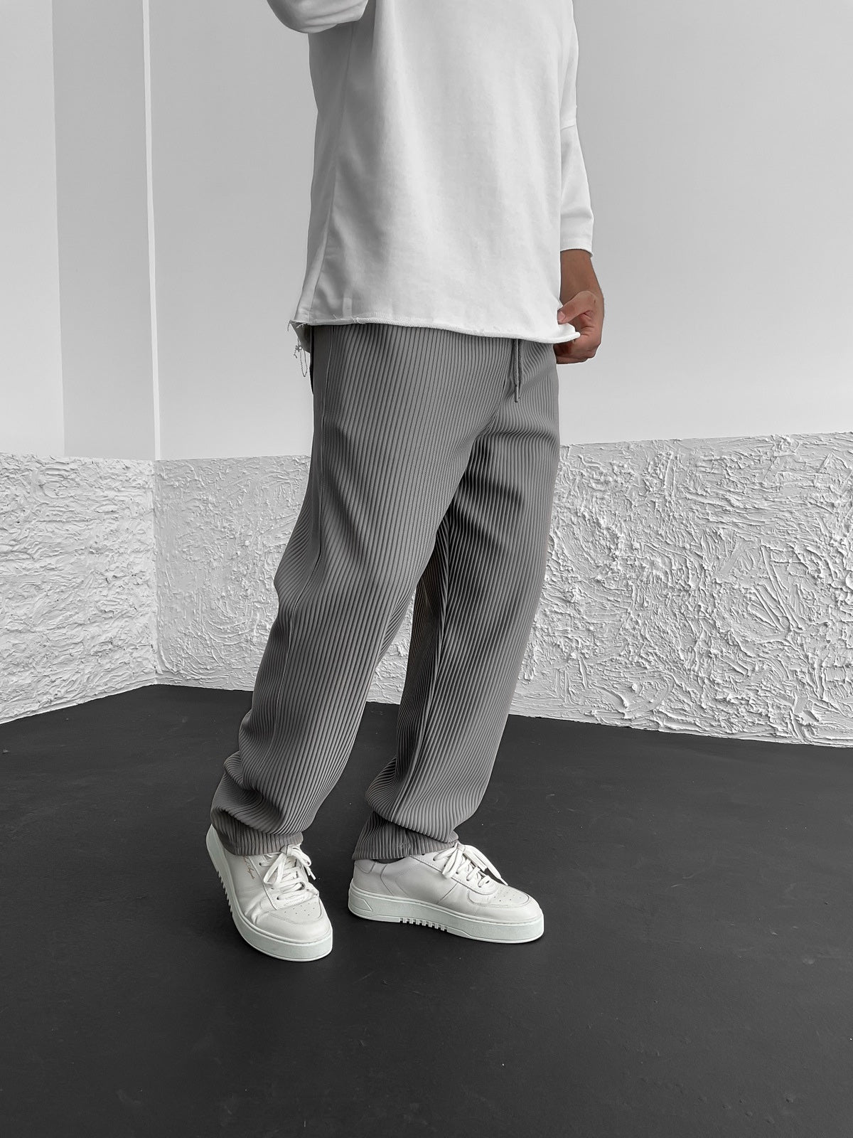 PANTALON À JAMBE TUBE CÔTELÉE